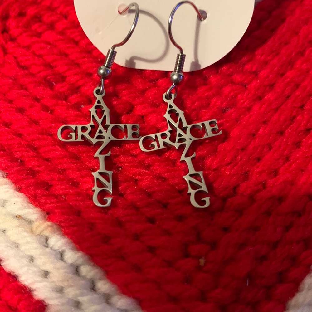 Women’s dangly earrings